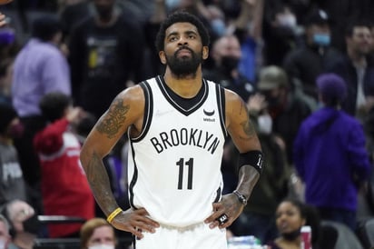 Kyrie Irving ejerce opción de 37 millones de dólares y se queda en los Nets