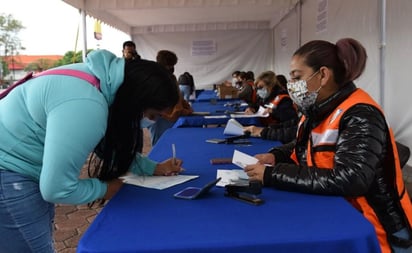 Alcaldía Benito Juárez entrega apoyos económicos a padres de familia