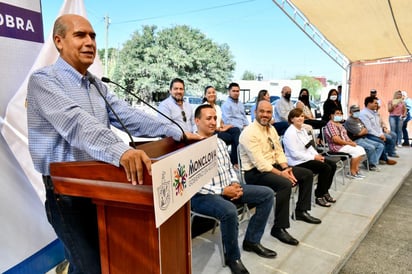 Alcalde entrega obra en la colonia José de las Fuentes