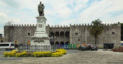 Tras restauración, torreón de Palacio de Cortés marcar el tic tac