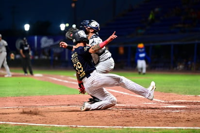 Acereros apalea a los Rieleros en el primer juego