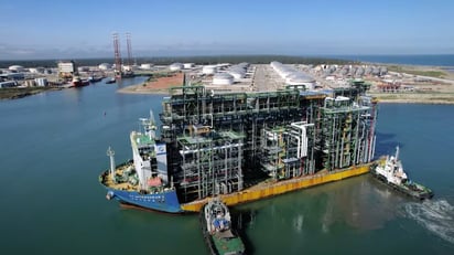 Pemex privilegia a extranjeraos para construir Dos Bocas