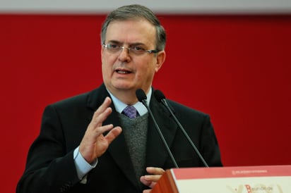 Ebrard viaja a Corea; negociará el libre comercio