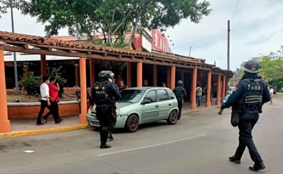 Zihuatanejo amanece sin transporte por amenazas de la delincuencia