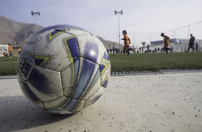 Niño con discapacidad anota su primer gol