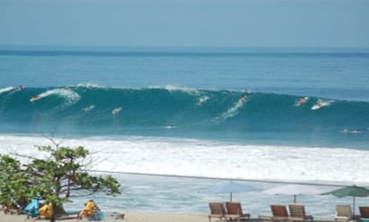 Joven de Puebla desaparece en mar de Puerto Escondido