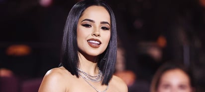 Becky G exhorta a los hombres a educarse sobre el aborto