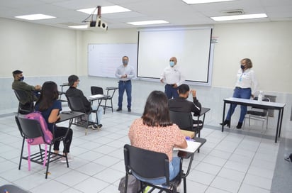 Alumnos y maestros de universidades están contagiados