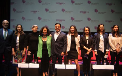 Wole Soyinka y Tawakkol Karman, en el Hay Festival Querétaro