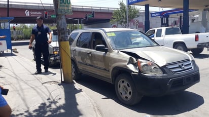 Cafre provoco choque en la avenida Industrial de Monclova