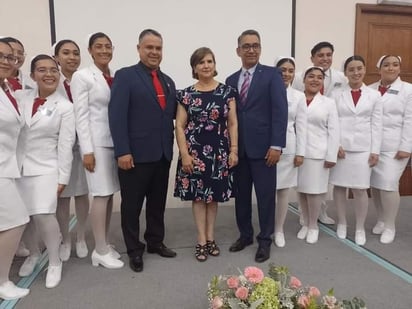 Escuela de Enfermería de la Cruz Roja celebró a recién egresados