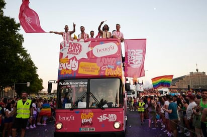 El colectivo LGTBI se reivindica frente al odio en la gran marcha de Madrid