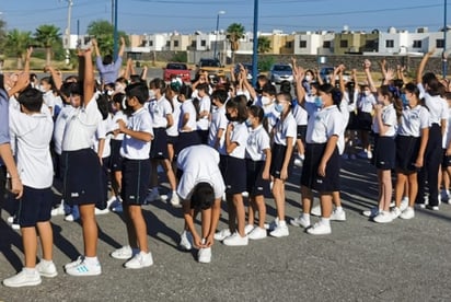 Hasta 3 mil pesos gastan padres de familia en uniforme escolar 