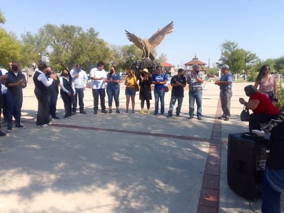 Trabajadores exigen a TELMEX atienda su lista de peticiones