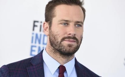 Armie Hammer, quebrado y trabajando en un hotel tras ser acusado de canibalismo