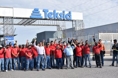 Teksid reinstala a 36 obreros 'napistas'