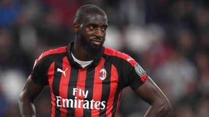 Tachan de racista la detención a punta de pistola del milanista Bakayoko