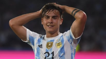 Dybala llega a Portugal para unirse al Roma