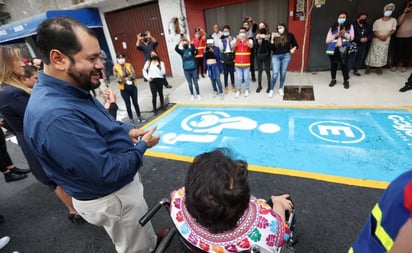 Inician balizamiento de cajones azules para personas con discapacidad