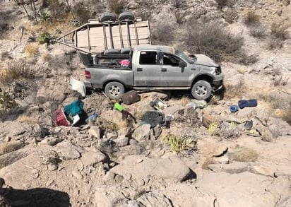 Vuelca familia en la carretera Ocampo-Cuatro Ciénegas 