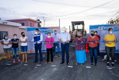 Inician trabajos de pavimentación en la calle Tenochtitlan de la colonia chinameca