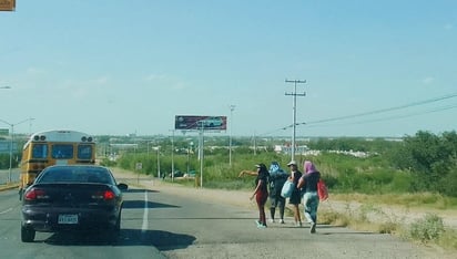 Iglesia ayuda con 200 platillos de comida al día para migrantes en Piedras Negras