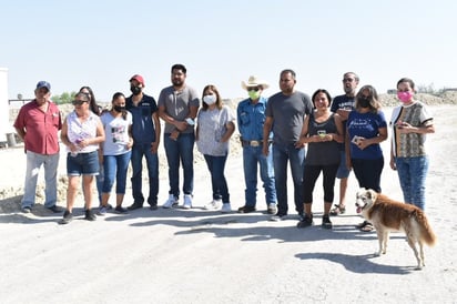 Vecinos bloquean predios donde construye exdiputado