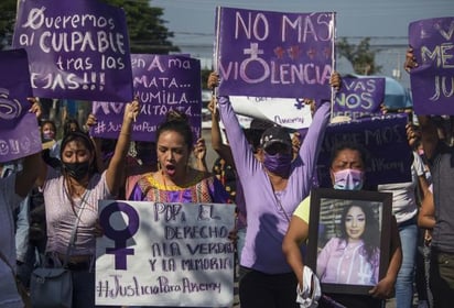 Colectivo exige justicia por feminicidio de integrante en noroeste de México