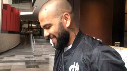 Dani Alves :'Uno firma cuando uno da su palabra'