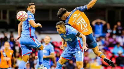 Cruz Azul y Puebla empatan 2-2 en el Azteca