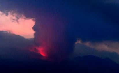  Máximo nivel de alerta en Japón tras erupción de volcán Sakurajima