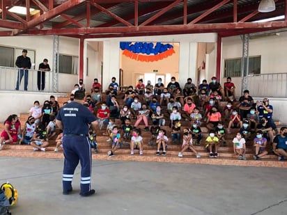 Los infantes reciben curso de verano para prevención de accidentes