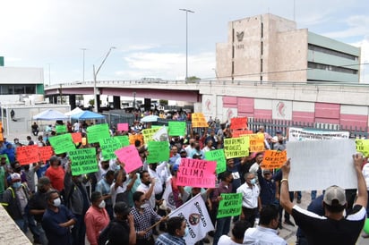 Obreros de AHMSA están hartos de las carencias del IMSS 