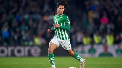 Real Betis busca que Lainez renueve dos años antes de cederlo