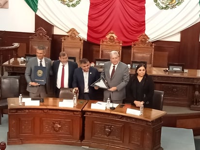 Reforma de paridad de género sigue pendiente en el congreso