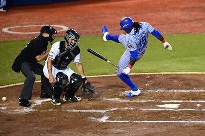 Acereros está apaleando a los Guerreros