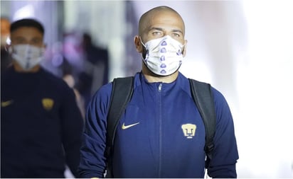 Dani Alves debuta con Pumas; arranca de titular ante Mazatlán