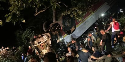 Autobús cae en abismo y deja a 16 muertos en Nicaragua