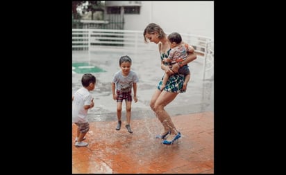 Mariana Rodríguez festeja lluvia en Nuevo León; sube fotos a su Instagram