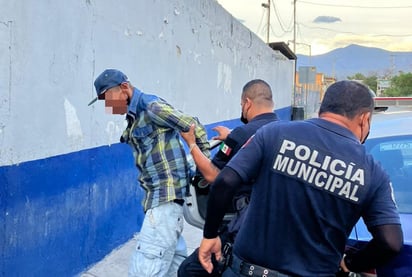 Indigente intenta asaltar tienda Oxxo de la colonia Los Pinos de Monclova