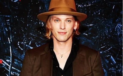 Jamie Campbell Bower revela los problemas de adicciones