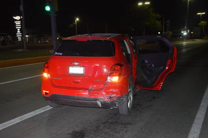 Ebrio conductor provoca choque en la colonia Santa Mónica de Monclova