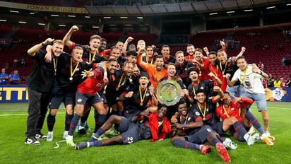 Erick Gutiérrez ganó la Supercopa con PSV frente al Ajax por 5-3