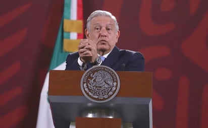 AMLO acusa campaña financiada por Claudio X. González para 'atorar' los trabajos del Tren Maya