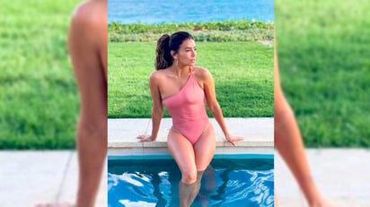 Eva Longoria Luce su increible cuerpo en un bikini rojo