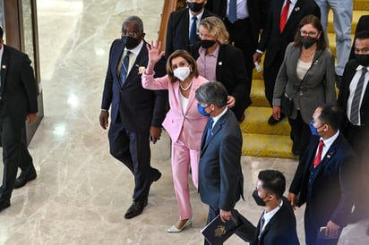 Nancy Pelosi arriba a Taiwán a pesar de las amenazas de China