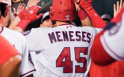 El mexicano Joey Meneses debuta en Grandes Ligas con jonrón