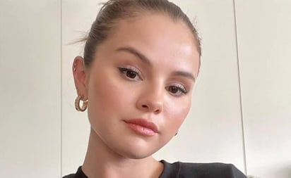 Selena Gomez presume orgullosa su pancita en TikTok