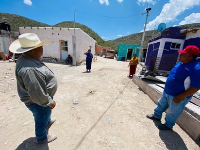 Caminos de ejidos son rehabilitados en CC