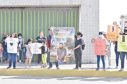 Familiares y amigos de Aarón le exigen justicia a la Fiscalía